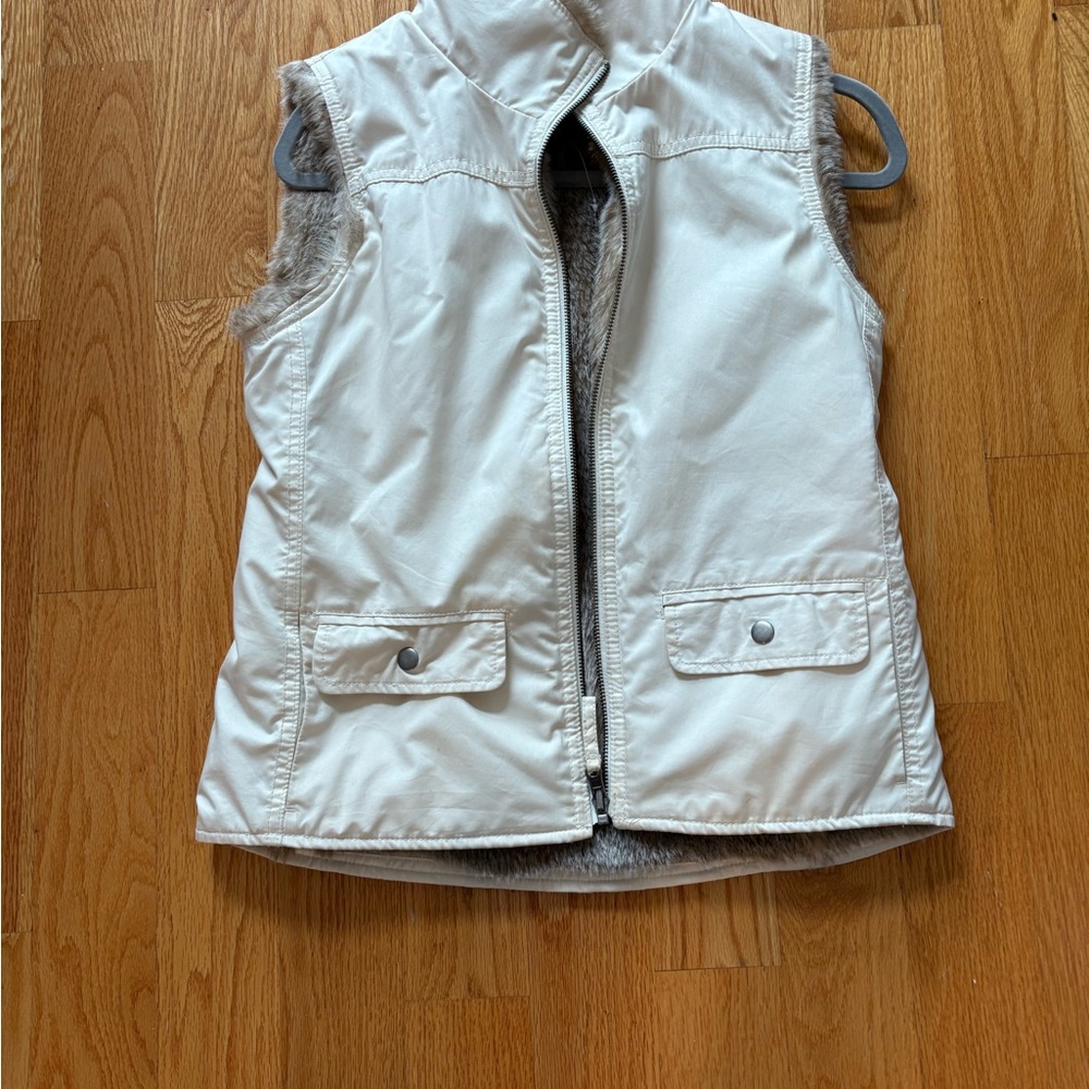 Gap Reversible Faux Fur Vest Size Small